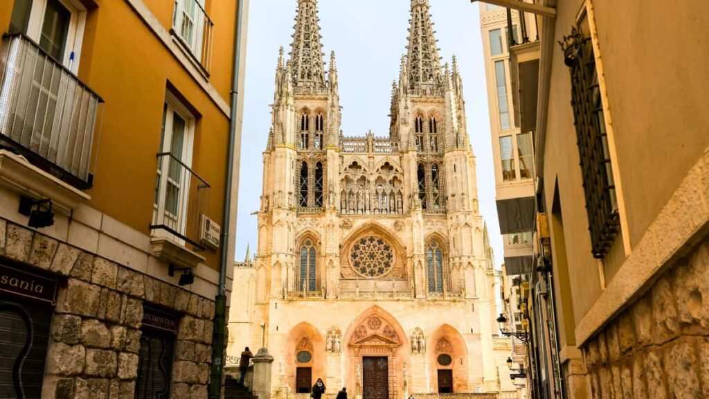 hoeveel Nederlanders wonen in Spanje